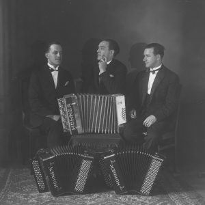 Thöni im Trio so um 1920 2